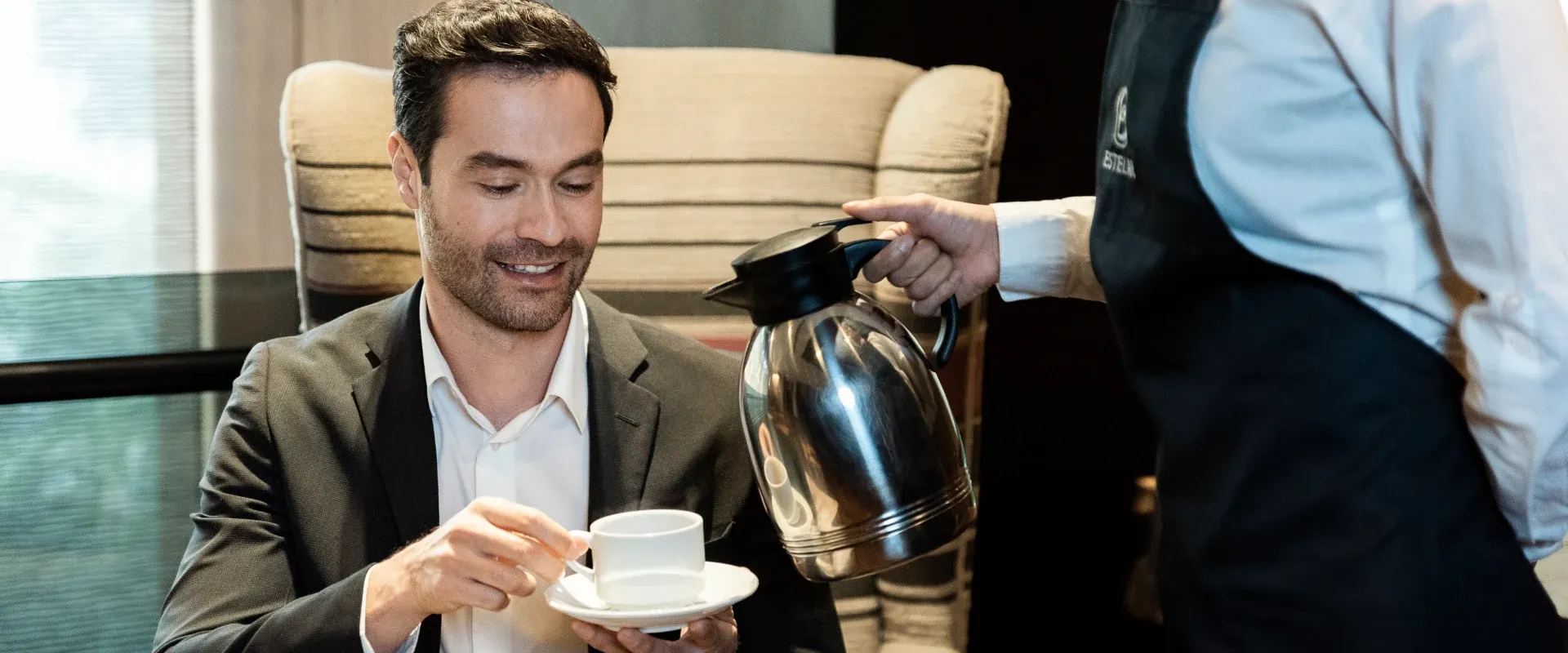 Lo recibimos con genuina hospitalidad durante las 24 horas del día ESTELAR La Torre Suites Colombia - Medellín Lo recibimos con genuina hospitalidad durante las 24 horas del día ESTELAR La Torre Suites Colombia - Medellín
