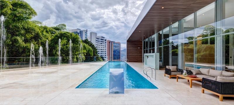 Piscina Exterior ESTELAR La Torre Suites Colombia - Medellín Piscina Exterior ESTELAR La Torre Suites Colombia - Medellín
