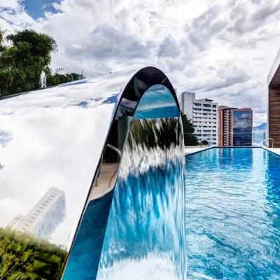 Piscina ESTELAR La Torre Suites Colombia - Medellín Piscina ESTELAR La Torre Suites Colombia - Medellín